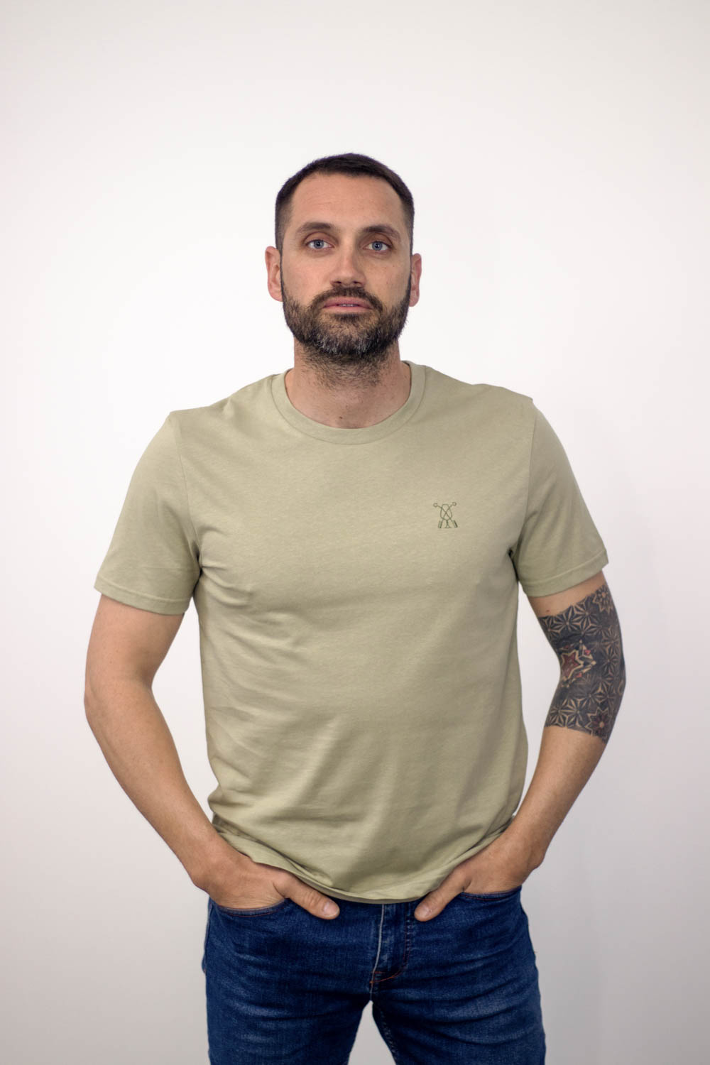 Camiseta Verde Algodón 100% con Logo Bordado